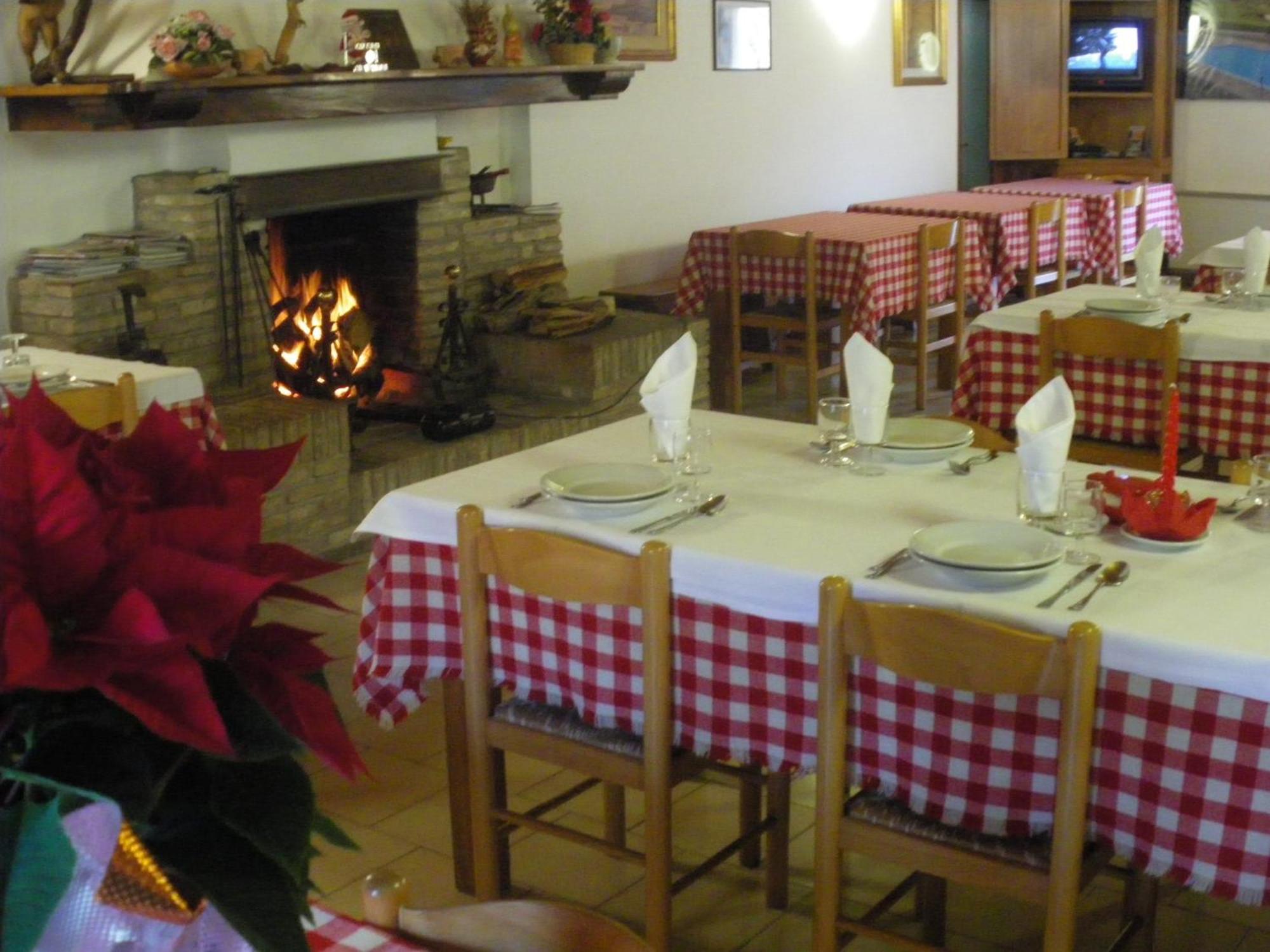 Agriturismo Orsaiola อูร์บาเนีย ภายนอก รูปภาพ