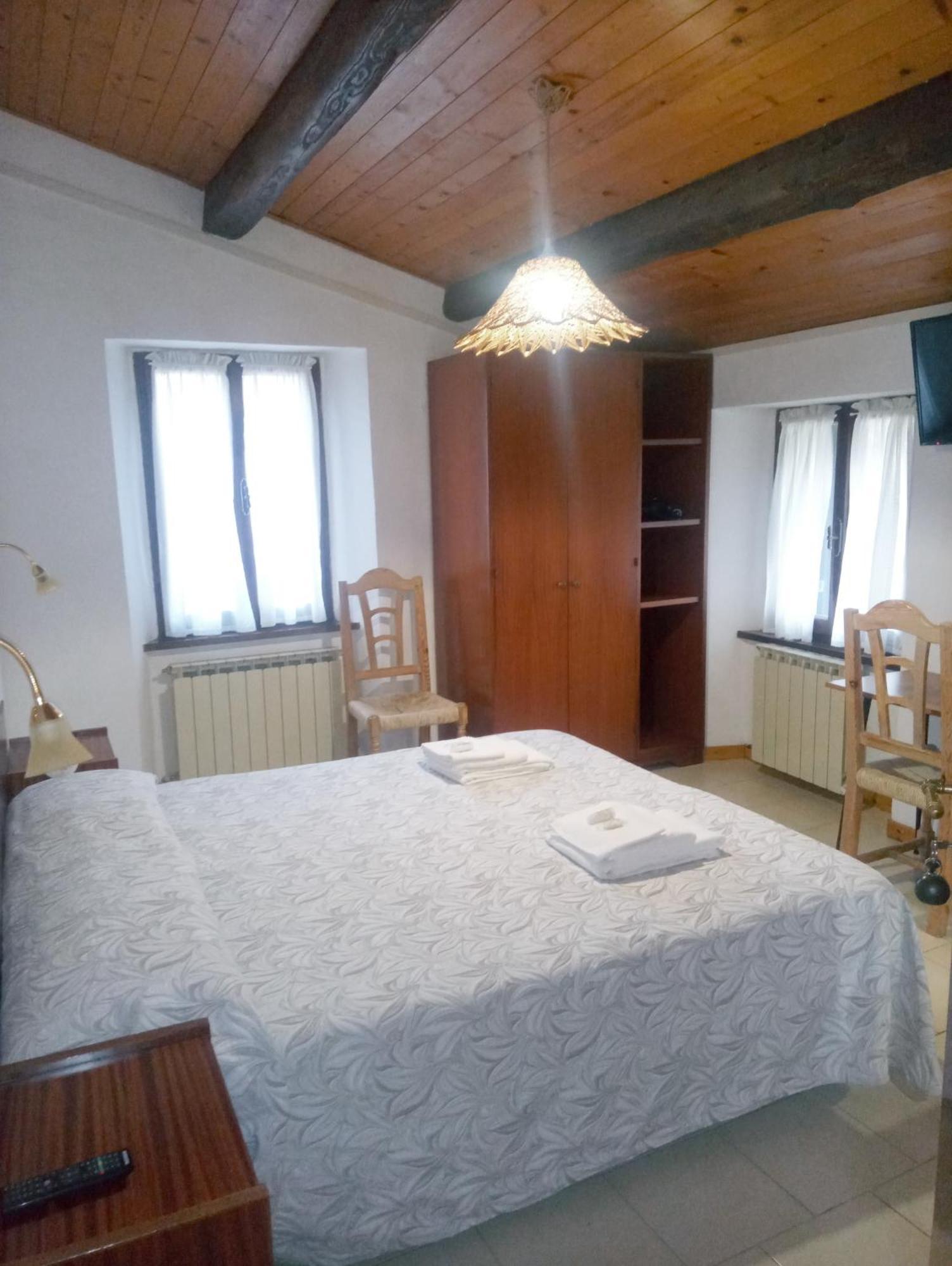Agriturismo Orsaiola อูร์บาเนีย ภายนอก รูปภาพ
