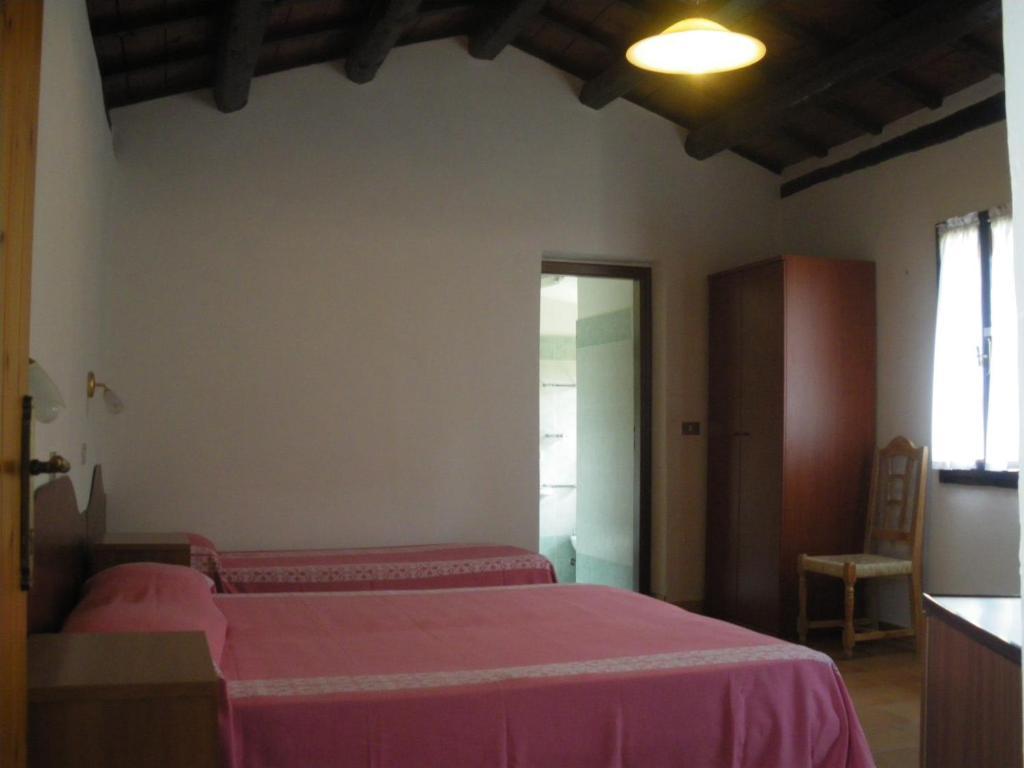 Agriturismo Orsaiola อูร์บาเนีย ห้อง รูปภาพ