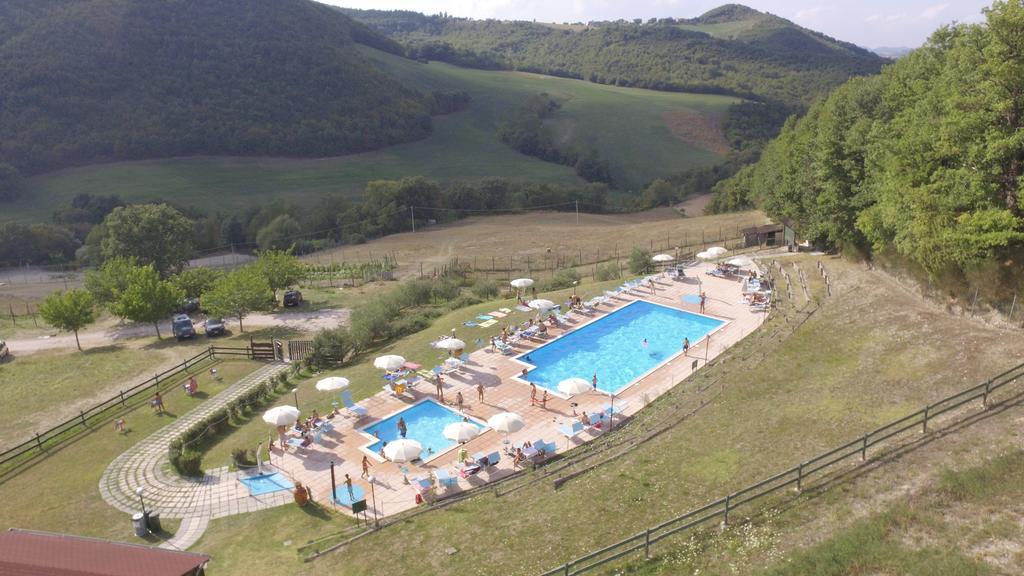 Agriturismo Orsaiola อูร์บาเนีย ภายนอก รูปภาพ