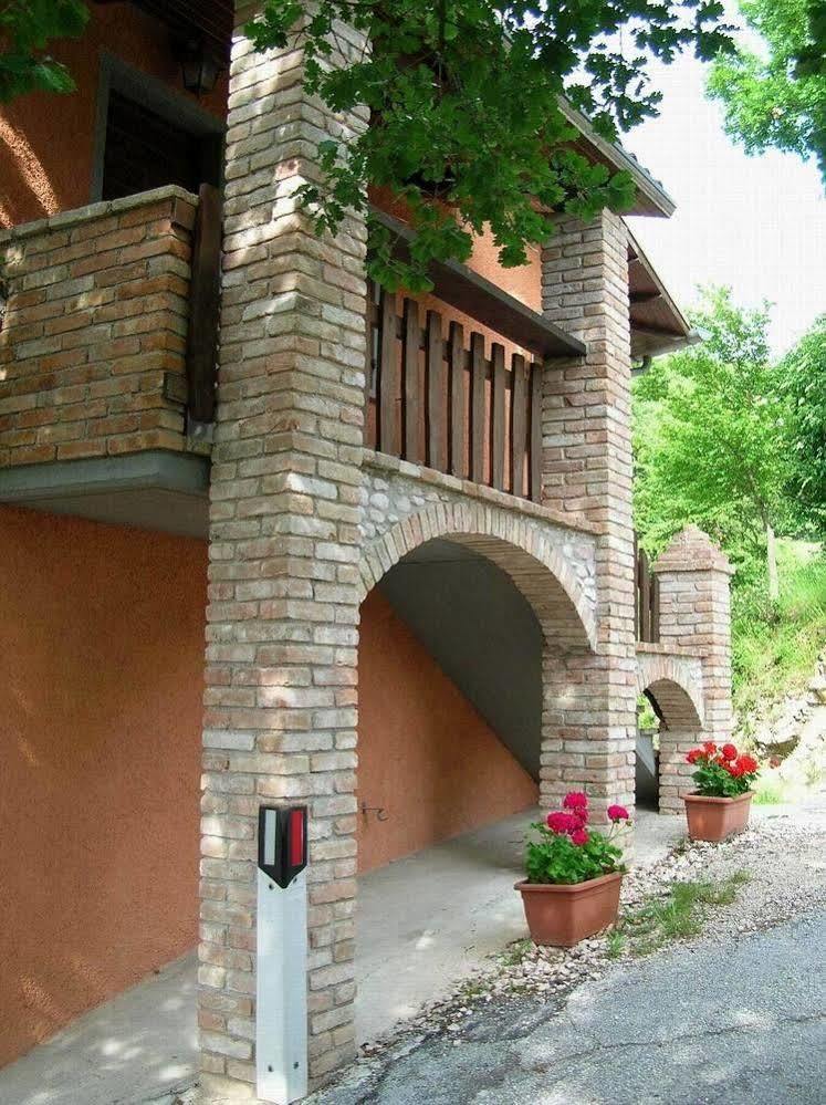 Agriturismo Orsaiola อูร์บาเนีย ภายนอก รูปภาพ